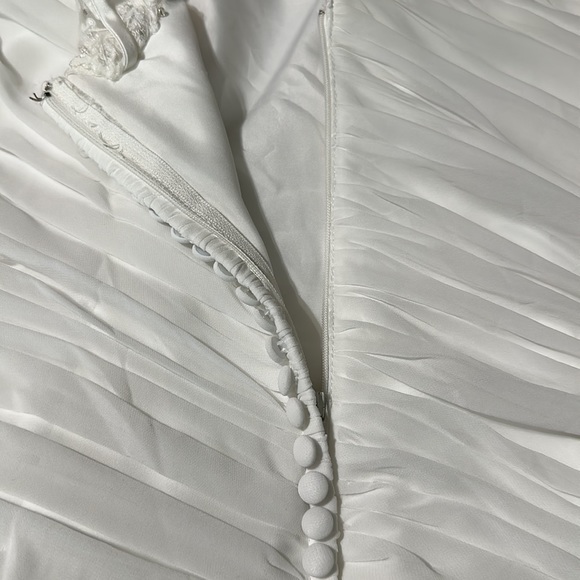 DAVID'S BRIDAL COLLECTION
STYLE# V3398 - Picture 9 of 13